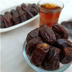 خرما خنیزی امسالی 8کیلویی ارسال رایگان درجه 1