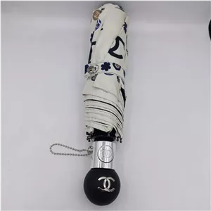 چتر اتوماتیک برند چنل CHANEL ضد باد با پارچه نانو و جعبه کادویی رنگ کرم نخودی