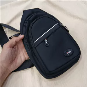 کیف بادی بگ مردانه و زنانه رنگ مشکی جنس دیبا خارجی ابعاد 25 در 17 سانتی متر
