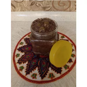 زیتون پرورده با طعم گردو و رب انار