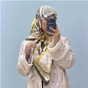روسری ابریشم مستر کوالیتی قواره 120 -RG12033