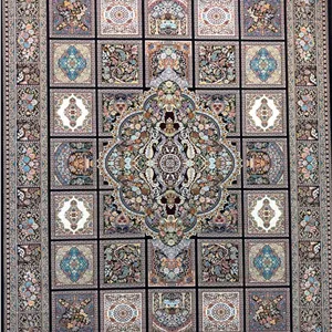 فرش 700 شانه محرابی طرح کژال زمینه سرمه ای گل نرگس کاشان