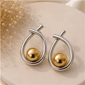 گوشواره فشن طرح دفرمه مدل گوی