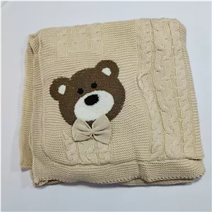 پتو دورپیچ نوزاد بافت داخل خز کارترز (کرم) کد 4009