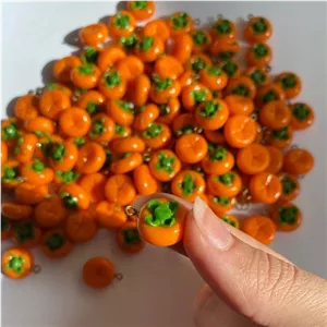 خرج کار خمیری طرح خرمالو ، اکسسوری خمیری ، میوه خرمالو خمیری ، خرجکار یلدایی ، پیکسل خمیری 