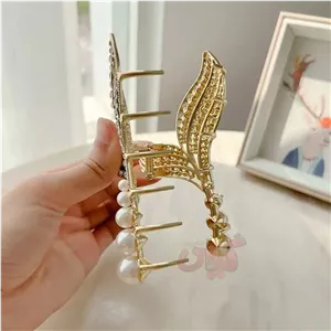 کلیپس دم ماهی