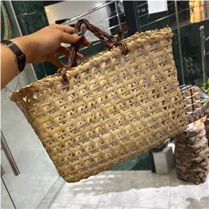 زنبیل حصیری 