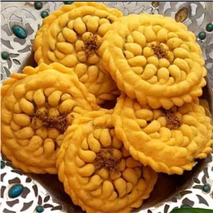 کلمپه سنتی خرما و گردوطعم اصیل و لذت بخش