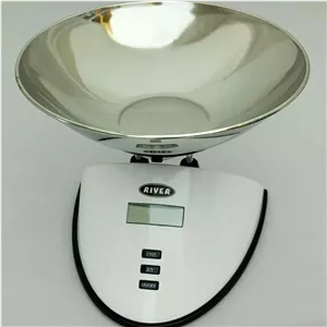ترازوی استیل سفید مثلثی ریور 4052 (پس کرایه)