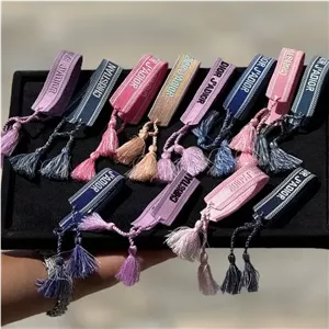 دستبند کنفی کیریستین دیور فری سایز رنگ ثابت کد eel (پس کرایه)