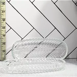 دیس بیضی سانتا 19 کادویس سفید کاوه(12) بسته 12 تایی ارسال نیمه رایگان