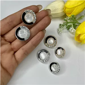 دکمه حلالی نگین دار پلاستیکی