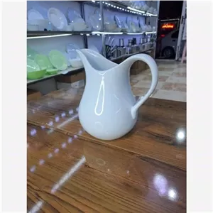 پارچ آب چینی سفید