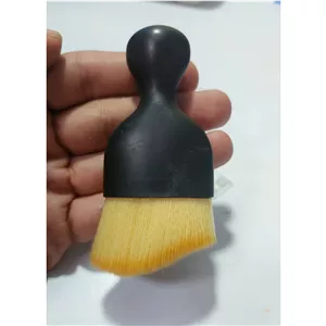 فرچه نظافتی داخل خودرو