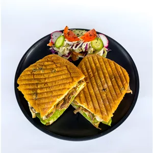 ساندویچ چاپاتا گوشت و قارچ