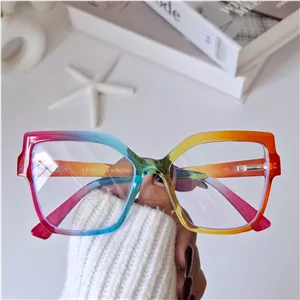 عینک طبی فندی مدل گوشهدار رنگینکمانی fendi-angular-rainbow-optical-frame