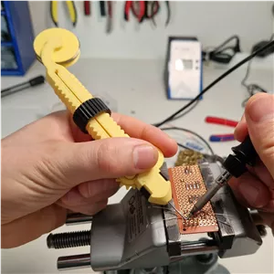 نگهدارنده و تغذیه کننده سیم لحیم مدل Solder Scroll