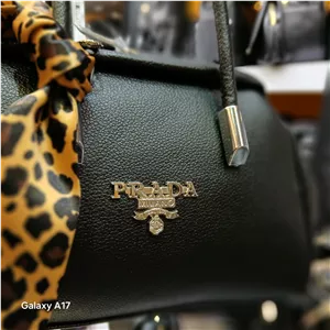 کیف دخترانه شالدار ترند پرادا