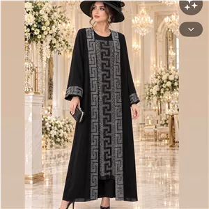 عبای مشکی ورساچه