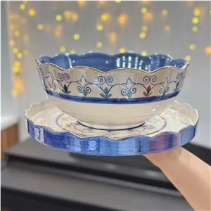 کاسه سرامیکی دستساز آبی و سفید با سینی سرامیکی