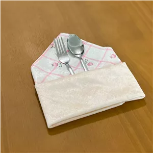 دستمال 45 45 مخمل ضدلک طرح سوین کد 3031