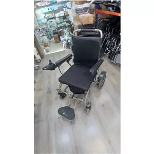 ویلچر برقی زنیت مد کد b110(پس کرایه)