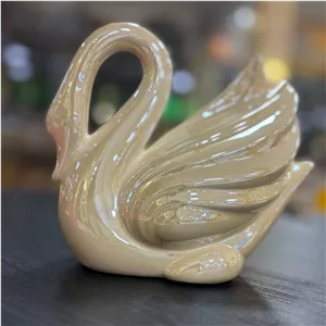 مجسمه سرامیکی