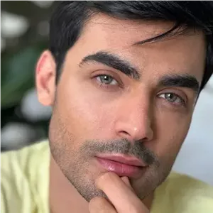 لنز سلنا گری بژ سبز رگه دار