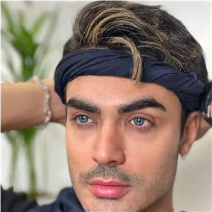 لنز الکسا ونیز بلو آبی