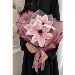 دسته گل لیلیوم پیپ پاکن