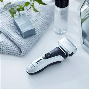 ماشین اصلاح موی صورت پاناسونیک مدل ES-RF31 با قابلیت اصلاح خشک و مرطوب، تنظیم خودکار سرعت موتور، چهار تیغه، حرکت سری ...
