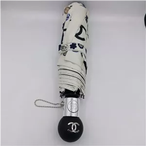 چتر اتوماتیک برند چنل CHANEL ضد باد با پارچه نانو و جعبه کادویی رنگ کرم نخودی
