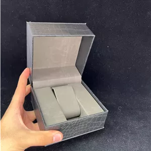جعبه ساعت چرم داخل فوم و جیر قابل اضافه شدن پلاک با مارک های مختلف کد 2315068