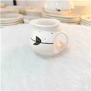 سسخوری طرح خال خالی مشکی