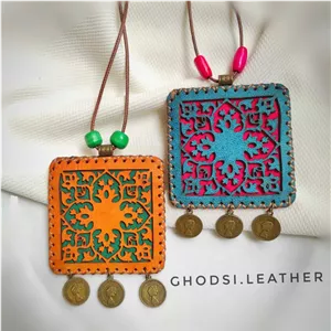 کیف حرز و دعا چرم طبیعی دست دوز مدل گردنبند سنتی