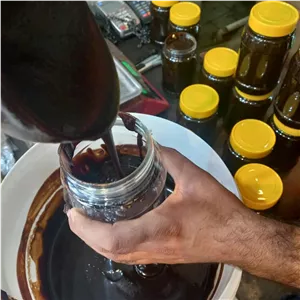 قره قوروت مایع مشکی ترش وخوشمزه 900گرمی