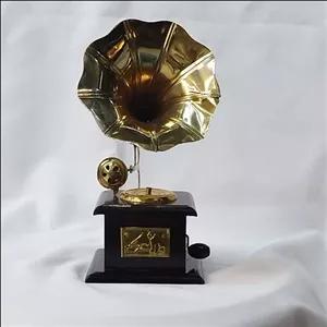 گرامافون کوچک چوب وبرنز کد1008112