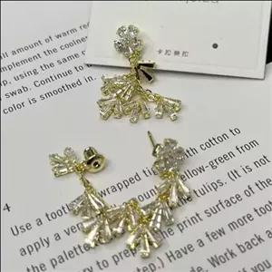 گوشواره جواهری زنانه طرح آویز خوشه ای ضد حساسیت و رنگ ثابت 