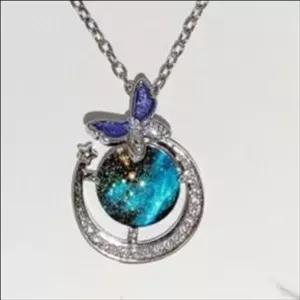 گردنبند و آویز طرح کهکشان و پروانه رنگ ثابت