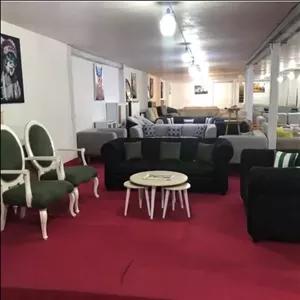 مدل چستر لوگانو