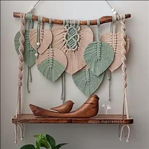 دیوارکوب مکرومه طرح برگ به همراه شلف با رنگهای پاستیلی