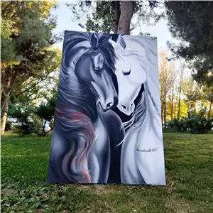 تابلو نقاشی رنگ روغن طرح اسب سیاه وسفید ابعاد غول پیکر (پس کرایه)