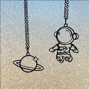 ست گردنبند زحل و فضانورد گالری هیما 