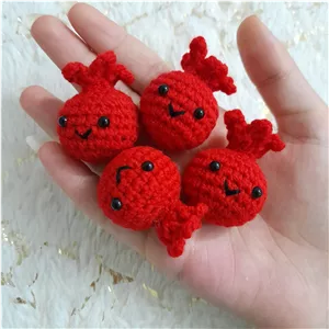 عروسک بافتنی اناز کوچولو مناسب تزئینات شب یلدا
