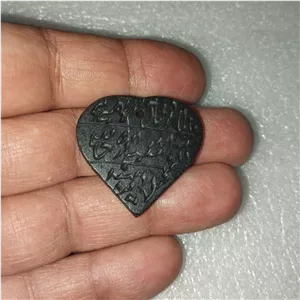 سنگ عباس آباد اصل معدنی قابلیت با جذب آهنربا کد 1009