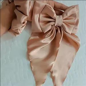 هدیه ی روز دختر، گیره فرانسوی و کش مو اسکرانچی