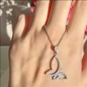 مدال دخترانه جواهر تمام نقره مدل پروانه کادو روز دختر (پس کرایه) 