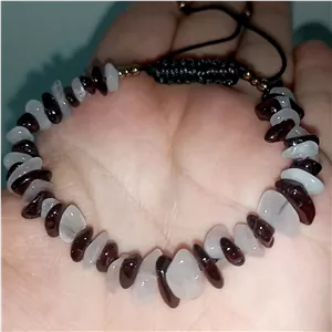 دستبند سنگ گارنت و رزکوارتز.