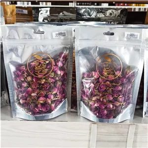 غنچه گل محمدی تهیه شده از باغات لاله زار کرمان 