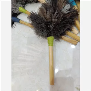 داستر پر شترمرغ مناسب گردگیری فضای فروشگاهی، سوپر، لوازم الکتریکی و منازل و.... 